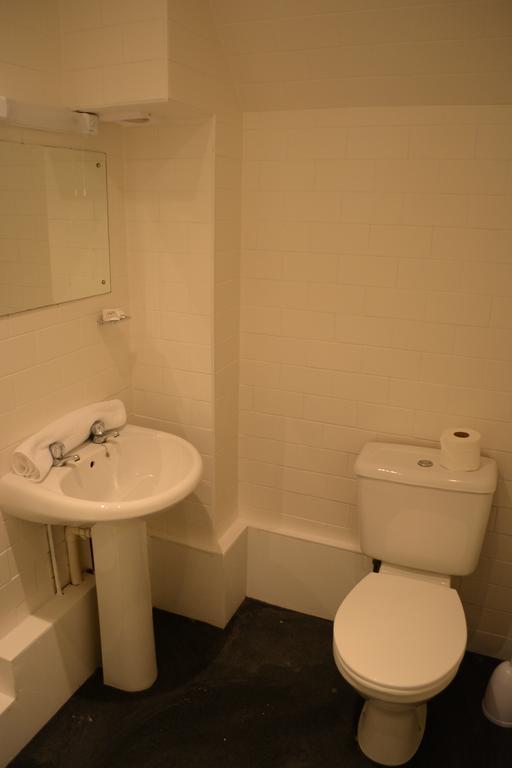 Almond House Lodge Единбург Номер фото