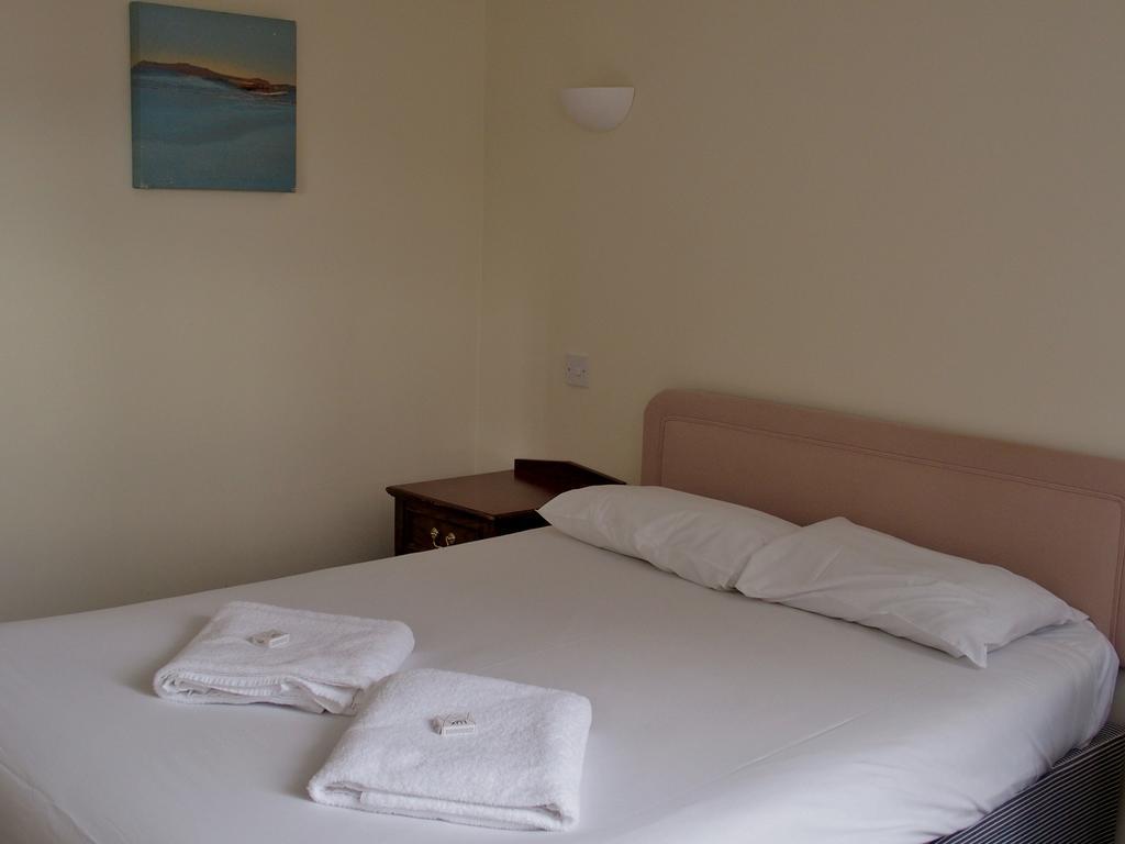 Almond House Lodge Единбург Екстер'єр фото