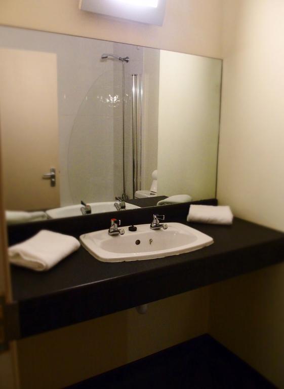 Almond House Lodge Единбург Екстер'єр фото